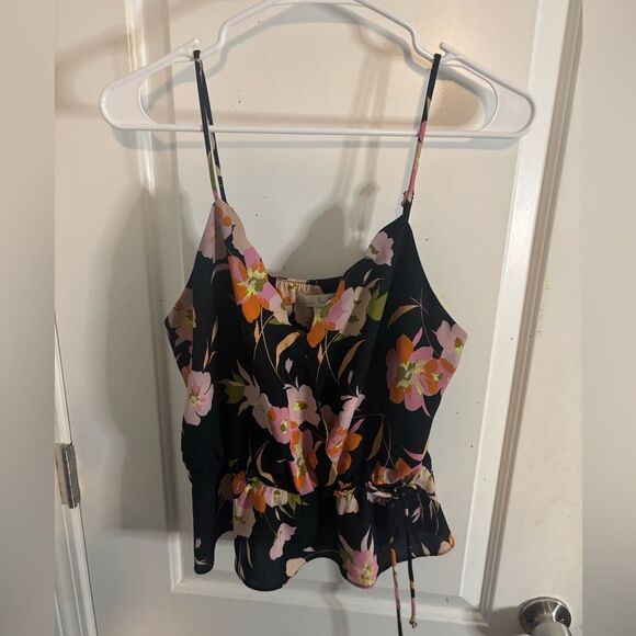 Nine britton floral ruffled tank with tie size small EUC - Picture 4 of 6